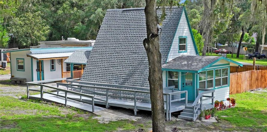 Villa ou maison à Floral City, Floride 2 chambres, 83.98 m2 № 2425326