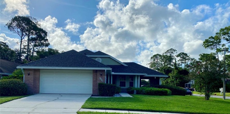 House in Daytona Beach, Florida 3 bedrooms, 210.61 sq.m. № 1338552