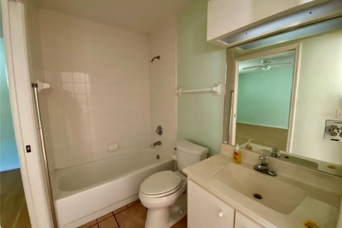House in Daytona Beach, Florida 3 bedrooms, 210.61 sq.m. № 1338552 - photo 9