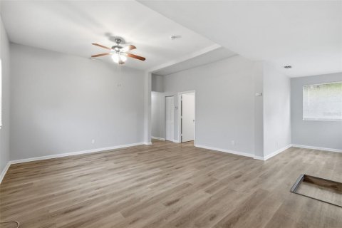 Villa ou maison à vendre à Tampa, Floride: 3 chambres, 112.32 m2 № 2209979 - photo 15