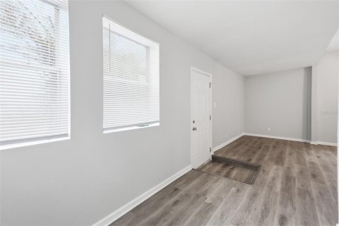 Villa ou maison à vendre à Tampa, Floride: 3 chambres, 112.32 m2 № 2209979 - photo 12