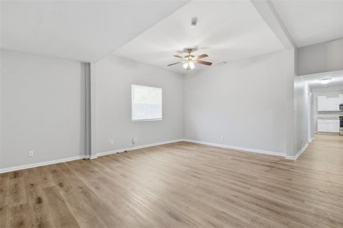 Villa ou maison à vendre à Tampa, Floride: 3 chambres, 112.32 m2 № 2209979 - photo 18