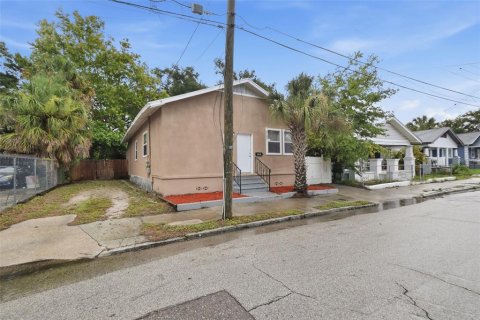 Villa ou maison à vendre à Tampa, Floride: 3 chambres, 112.32 m2 № 2209979 - photo 2