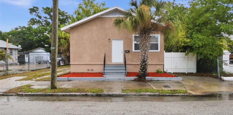 Villa ou maison à Tampa, Floride 3 chambres, 112.32 m2 № 2209979