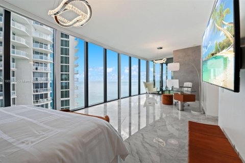 Condominio en venta en Sunny Isles Beach, Florida, 3 dormitorios, 294.59 m2 № 1954450 - foto 12