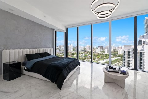Condominio en venta en Sunny Isles Beach, Florida, 3 dormitorios, 294.59 m2 № 1954450 - foto 18
