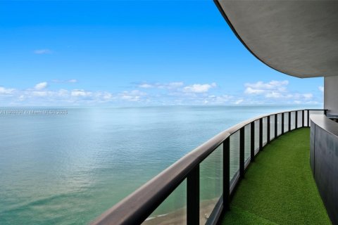 Condominio en venta en Sunny Isles Beach, Florida, 3 dormitorios, 294.59 m2 № 1954450 - foto 22
