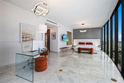 Condominio en venta en Sunny Isles Beach, Florida, 3 dormitorios, 294.59 m2 № 1954450 - foto 11