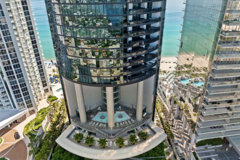 Condominio en venta en Sunny Isles Beach, Florida, 3 dormitorios, 294.59 m2 № 1954450 - foto 1