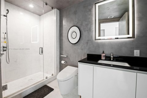 Condominio en venta en Sunny Isles Beach, Florida, 3 dormitorios, 294.59 m2 № 1954450 - foto 20