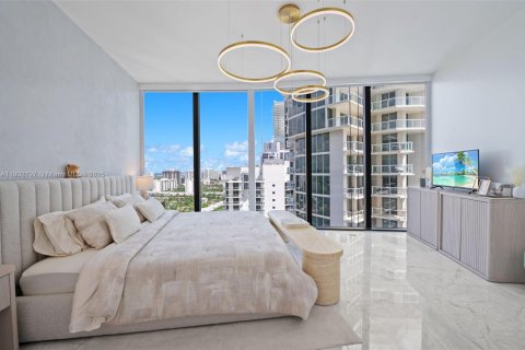 Condominio en venta en Sunny Isles Beach, Florida, 3 dormitorios, 294.59 m2 № 1954450 - foto 16
