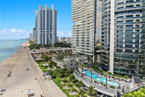 Condominio en venta en Sunny Isles Beach, Florida, 3 dormitorios, 294.59 m2 № 1954450 - foto 2