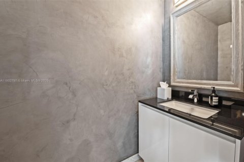 Condominio en venta en Sunny Isles Beach, Florida, 3 dormitorios, 294.59 m2 № 1954450 - foto 10