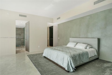 Copropriété à vendre à Sunny Isles Beach, Floride: 4 chambres, 293.29 m2 № 2336932 - photo 9