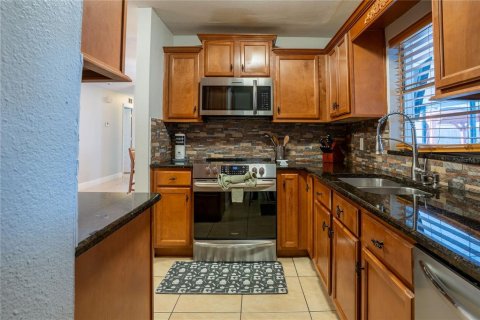 House in Kissimmee, Florida 3 bedrooms, 118.17 sq.m. № 1592987 - photo 15