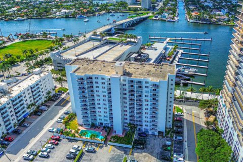 Condominio en venta en Fort Lauderdale, Florida, 2 dormitorios, 70.23 m2 № 2180562 - foto 20