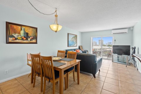 Condominio en venta en Fort Lauderdale, Florida, 2 dormitorios, 70.23 m2 № 2180562 - foto 13