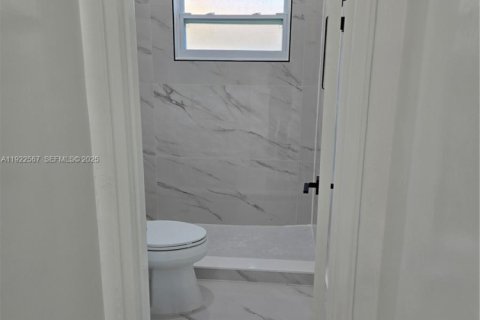 Villa ou maison à louer à North Miami, Floride: 5 chambres, 157.93 m2 № 1976959 - photo 14