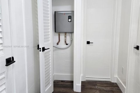 Villa ou maison à louer à North Miami, Floride: 5 chambres, 157.93 m2 № 1976959 - photo 11