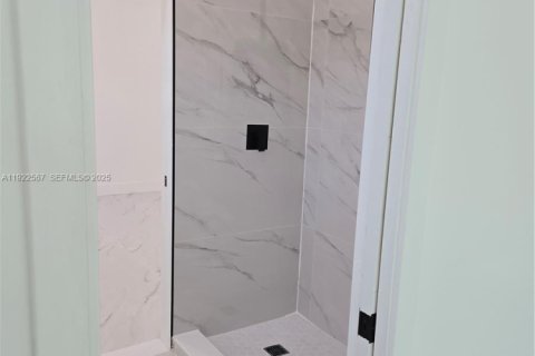 Villa ou maison à louer à North Miami, Floride: 5 chambres, 157.93 m2 № 1976959 - photo 26