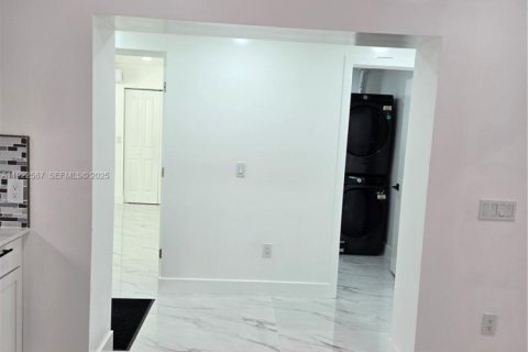 Villa ou maison à louer à North Miami, Floride: 5 chambres, 157.93 m2 № 1976959 - photo 29