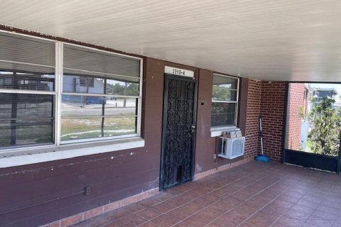 Propiedad comercial en venta en Daytona Beach, Florida, 622.45 m2 № 2166408 - foto 24