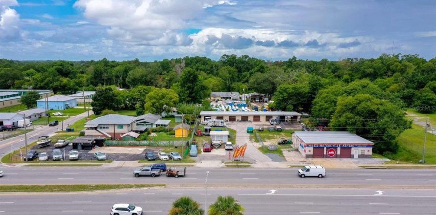 Propiedad comercial en Daytona Beach, Florida 622.45 m2 № 2166408