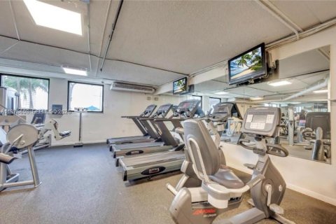 Condo in Miami, Florida, 1 bedroom  № 2040558 - photo 19