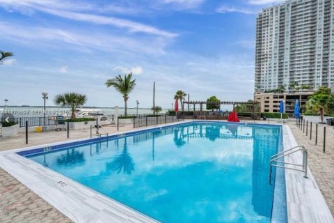 Condo in Miami, Florida, 1 bedroom  № 2040558 - photo 25