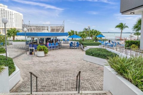 Condo in Miami, Florida, 1 bedroom  № 2040558 - photo 21