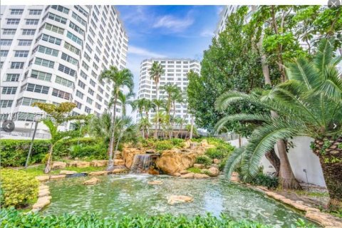 Condo in Miami, Florida, 1 bedroom  № 2040558