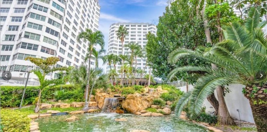 Condo in Miami, Florida, 1 bedroom  № 2040558
