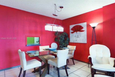 Снять в аренду кондоминиум в Холливуд, Флорида 1 спальня, 77.29м2, № 1949462 - фото 4