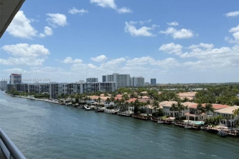 Снять в аренду кондоминиум в Холливуд, Флорида 1 спальня, 77.29м2, № 1949462 - фото 11