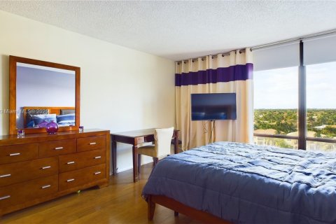 Снять в аренду кондоминиум в Холливуд, Флорида 1 спальня, 77.29м2, № 1949462 - фото 2