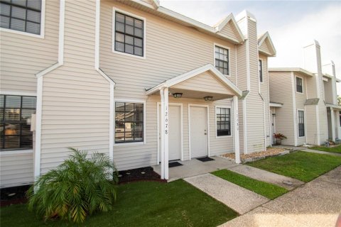 Touwnhouse à vendre à Tampa, Floride: 2 chambres, 122.07 m2 № 1903098 - photo 1