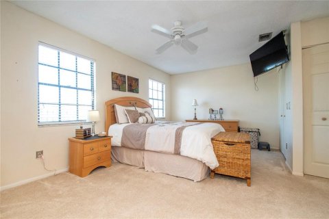 Touwnhouse à vendre à Tampa, Floride: 2 chambres, 122.07 m2 № 1903098 - photo 17