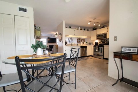 Touwnhouse à vendre à Tampa, Floride: 2 chambres, 122.07 m2 № 1903098 - photo 9