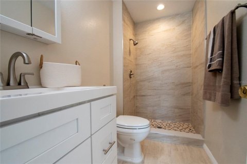 Touwnhouse à vendre à Tampa, Floride: 2 chambres, 122.07 m2 № 1903098 - photo 16