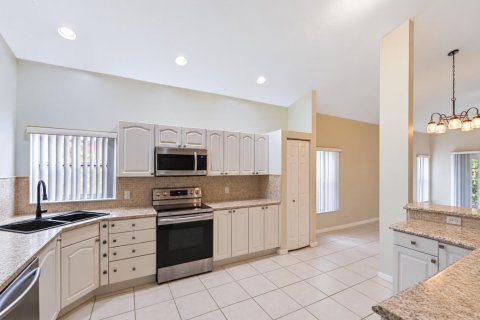Villa ou maison à vendre à Riviera Beach, Floride: 3 chambres, 169.27 m2 № 2435480 - photo 7