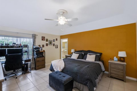Villa ou maison à vendre à Riviera Beach, Floride: 3 chambres, 169.27 m2 № 2435480 - photo 18