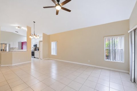 Villa ou maison à vendre à Riviera Beach, Floride: 3 chambres, 169.27 m2 № 2435480 - photo 17
