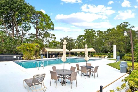 House in Royal Palm Beach, Florida 3 bedrooms, 120.59 sq.m. № 1732146 - photo 25