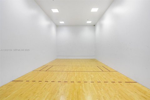 Condominio en alquiler en Miami, Florida, 1 dormitorio, 73.86 m2 № 1990783 - foto 7