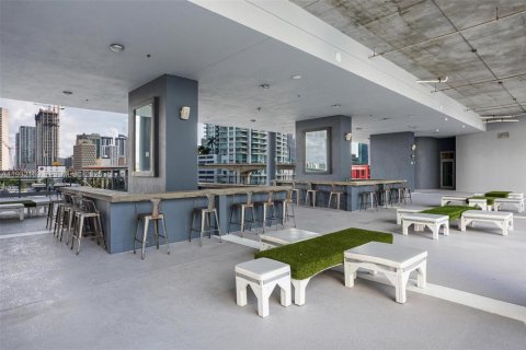 Condominio en alquiler en Miami, Florida, 1 dormitorio, 73.86 m2 № 1990783 - foto 9