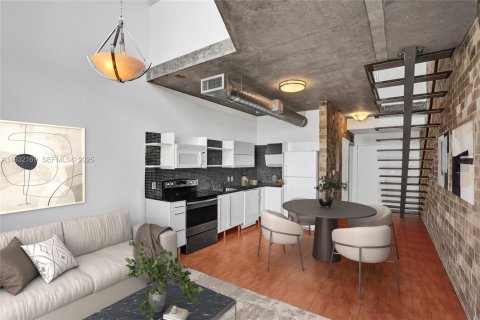 Condominio en alquiler en Miami, Florida, 1 dormitorio, 73.86 m2 № 1990783 - foto 19