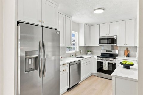 Casa en venta en Clearwater, Florida, 3 dormitorios, 125.05 m2 № 2383653 - foto 4