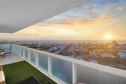 Copropriété à louer à Miami Beach, Floride: 2 chambres, 127.28 m2 № 2001335 - photo 3