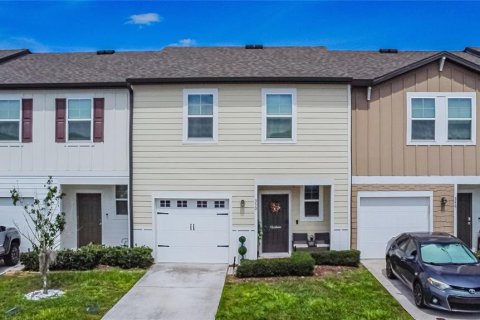 Townhouse in Davenport, Florida 3 bedrooms, 130.43 sq.m. № 1219945 - photo 1