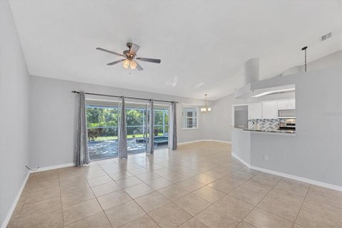 House in North Port, Florida 3 bedrooms, 174.93 sq.m. № 1851757 - photo 8